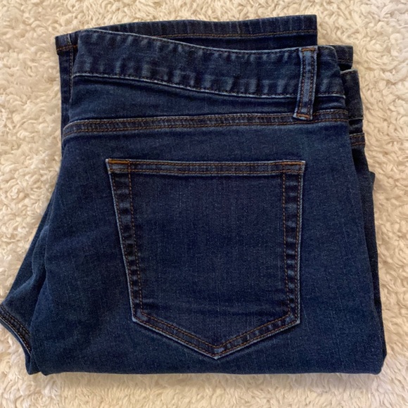 Ann Taylor Loft denim capris - Picture 1 of 3